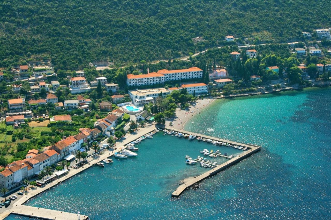Hotel Faraon Trpanj Exterior foto